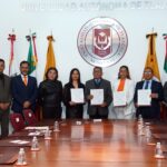Firman acuerdo de colaboración la UATx y el SAET