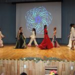 pasarelas “Identidad en movimiento” y “Sixteen layers”